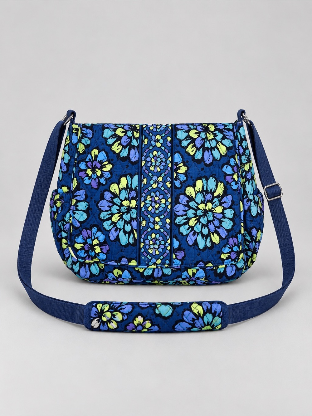 Vera Bradley Indigo Pop Messenger Bag Purse Tote Quilted Retired Bohemian